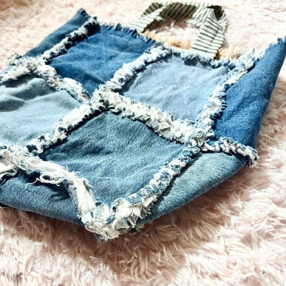Denim Patchwork Raw Frayed Distressed Quilted Tote Bag Y2K 90s Grunge Boho Indie - Picture 3 of 4